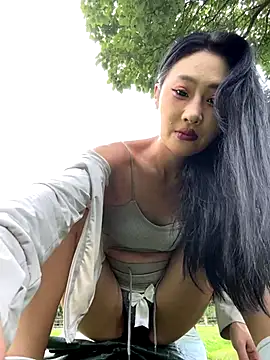 Snapshot of linger-23 chatting on September 12, 2025, 6:35 am linger-23 online show from September 12, 2025, 6:35 am