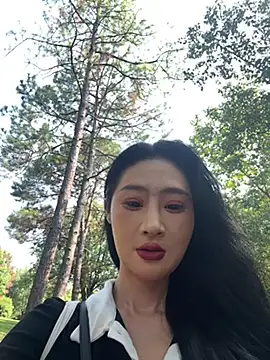 Snapshot of linger-23 chatting on October 1, 2025, 6:52 am linger-23 online show from October 1, 2025, 6:52 am