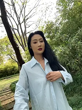 linger-23 online show from April 9, 2026, 5:51 am