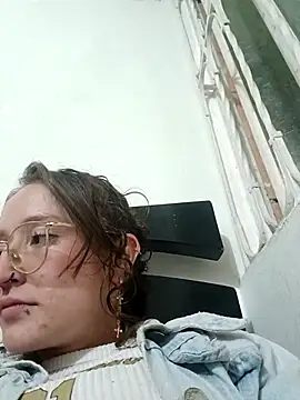 perla purpura online show from September 13, 2025, 3:50 am