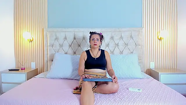 Hera goddesss online show from September 22, 2025, 7:16 pm