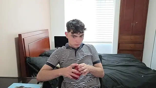 lukeboyce33 online show from February 26, 2026, 10:31 pm