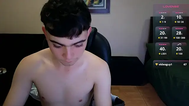 lukeboyce33 online show from April 13, 2026, 2:17 am