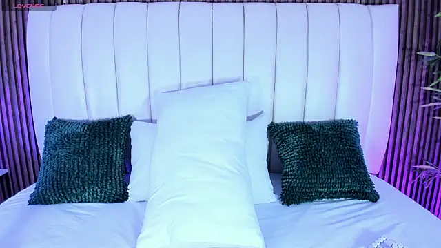 Snapshot of LauraCarther chatting on February 26, 2026, 5:23 pm LauraCarther online show from February 26, 2026, 5:23 pm