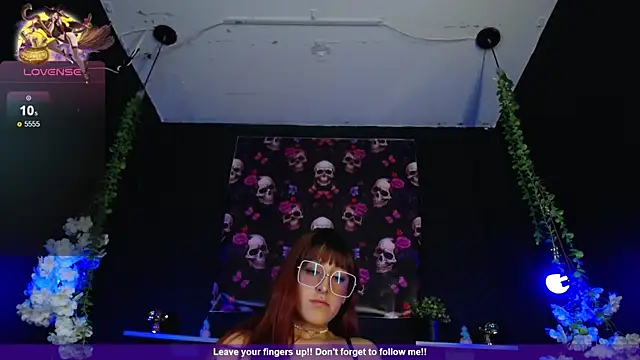 Hairydoll  online show from November 4, 2025, 9:14 pm