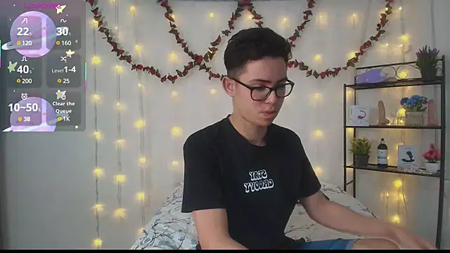 Snapshot of Danny-Swift13 chatting on March 14, 2025, 12:07 pm Danny-Swift13 online show from March 14, 2025, 12:07 pm