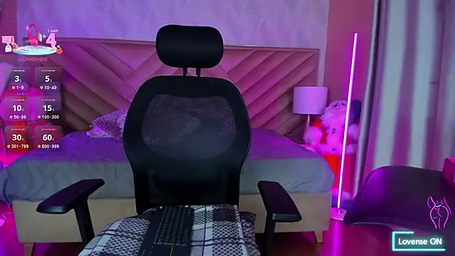 Snapshot of alice_kingsley_ chatting on December 13, 2025, 8:58 pm alice kingsley online show from December 13, 2025, 8:58 pm