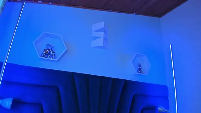 Snapshot of alice_kingsley_ chatting on January 13, 2026, 2:44 pm alice kingsley online show from January 13, 2026, 2:44 pm