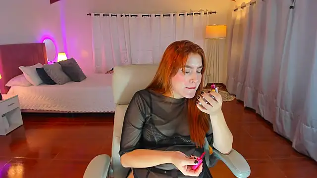 Snapshot of karla_hill_28 chatting on October 31, 2025, 4:35 am karla hill 28 online show from October 31, 2025, 4:35 am