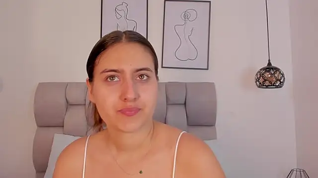 Hanna Evans   online show from October 10, 2025, 12:26 pm