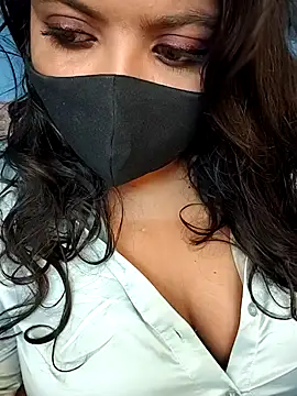 Snapshot of Tamil_hot_whiskey_girl chatting on March 17, 2025, 5:38 pm Tamil hot whiskey girl online show from March 17, 2025, 5:38 pm