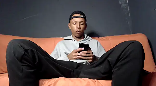 Snapshot of DavidLondo chatting on March 18, 2025, 6:57 am DavidLondo online show from March 18, 2025, 6:57 am