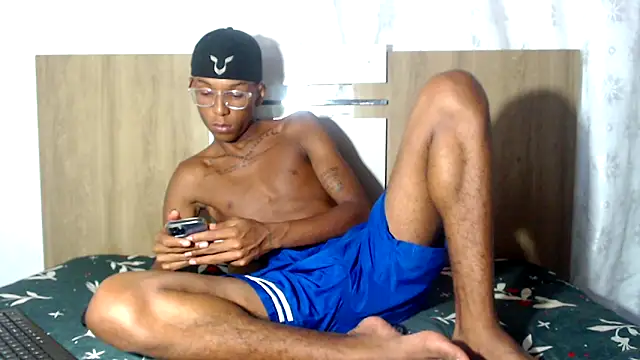 Snapshot of DavidLondo chatting on June 13, 2026, 7:06 am DavidLondo online show from June 13, 2026, 7:06 am