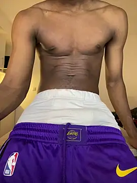 Snapshot of Renoirmonter chatting on March 5, 2026, 12:06 am Renoirmonter online show from March 5, 2026, 12:06 am