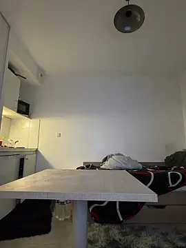 Snapshot of Renoirmonter chatting on April 4, 2026, 9:34 pm Renoirmonter online show from April 4, 2026, 9:34 pm