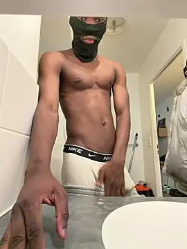 Snapshot of Renoirmonter chatting on April 6, 2026, 5:41 am Renoirmonter online show from April 6, 2026, 5:41 am