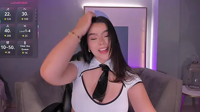 CandaseRussell online show from November 22, 2025, 8:52 pm