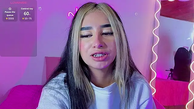 Malory tay1 online show from November 19, 2025, 7:03 pm