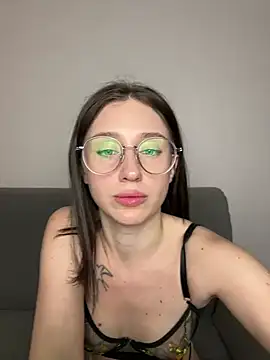 Snapshot of MiaaLoveeee chatting on March 21, 2025, 8:50 pm MiaaLoveeee online show from March 21, 2025, 8:50 pm