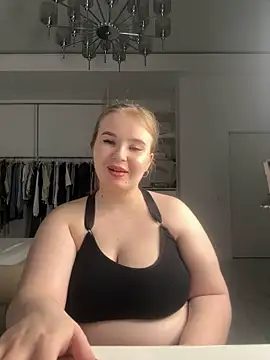 Amy Sky  online show from March 18, 2025, 10:15 pm