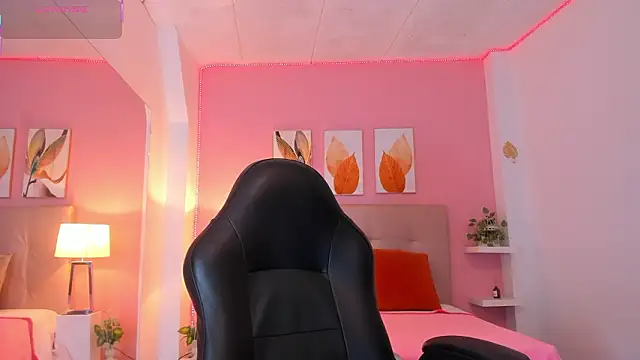 Molly h0t online show from February 27, 2026, 12:38 pm