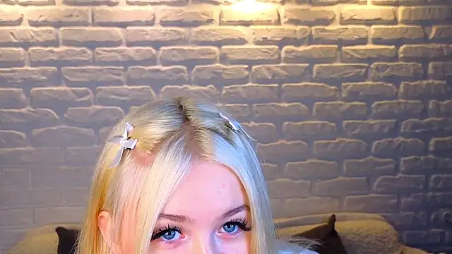 minigirl online show from March 22, 2025, 3:20 am