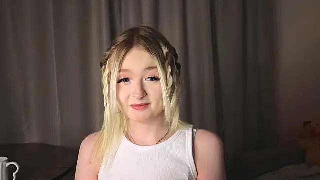 minigirl online show from February 5, 2026, 2:11 pm