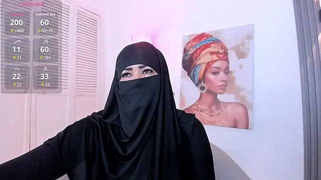 Layla arabelle online show from February 24, 2026, 8:07 pm