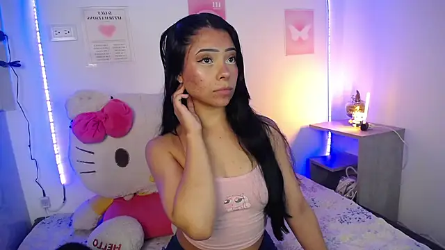 Snapshot of Emilybutterfly1 chatting on November 20, 2025, 3:39 am Emilybutterfly1 online show from November 20, 2025, 3:39 am