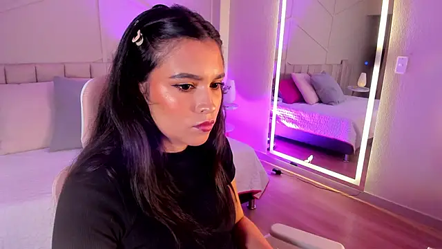 Snapshot of Eimmy_bm chatting on November 20, 2025, 7:24 pm Eimmy bm online show from November 20, 2025, 7:24 pm