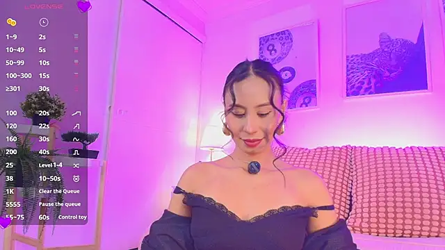 Snapshot of Valen_ross_ chatting on February 4, 2026, 9:53 pm Valen ross online show from February 4, 2026, 9:53 pm