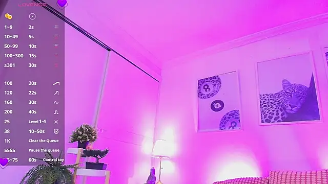 Snapshot of Valen_ross_ chatting on February 5, 2026, 9:19 pm Valen ross online show from February 5, 2026, 9:19 pm