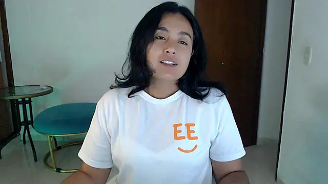 Snapshot of Themagicpotion chatting on April 10, 2026, 10:14 pm Themagicpotion online show from April 10, 2026, 10:14 pm