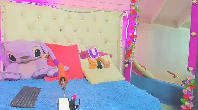 Snapshot of Ashley_scott19 chatting on March 21, 2025, 11:12 am Ashley scott19 online show from March 21, 2025, 11:12 am