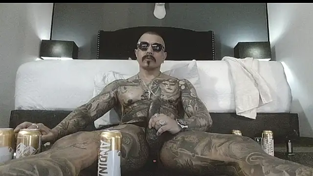 danilog515 online show from November 13, 2025, 11:03 pm