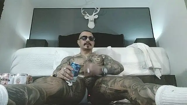 danilog515 online show from April 12, 2026, 11:43 pm