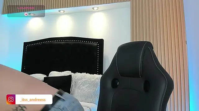 LiamWildx20 online show from July 19, 2026, 4:38 am