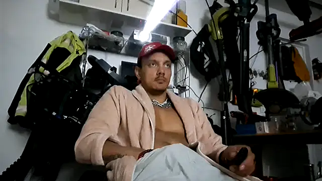 Snapshot of TAIZ69WORLD chatting on September 15, 2025, 2:17 pm TAIZ69WORLD online show from September 15, 2025, 2:17 pm