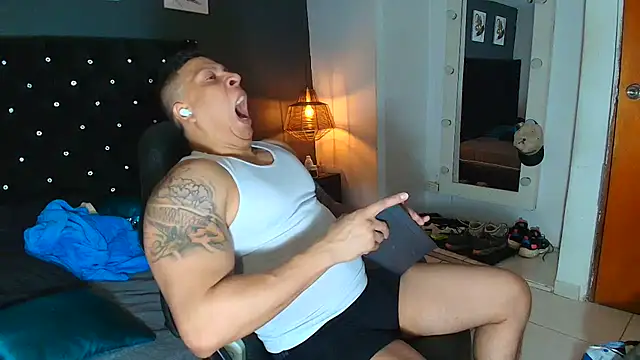 ethan dalton  online show from September 23, 2025, 3:20 am