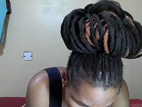 Snapshot of Creamy-Aisha chatting on November 11, 2025, 11:10 am Creamy-Aisha online show from November 11, 2025, 11:10 am