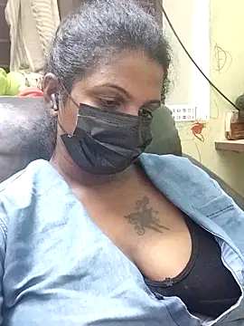 Snapshot of poojaa-rani chatting on November 1, 2025, 6:43 pm poojaa-rani online show from November 1, 2025, 6:43 pm