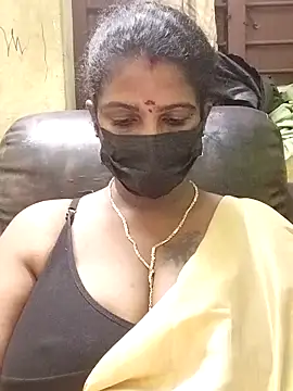 Snapshot of poojaa-rani chatting on November 6, 2025, 6:53 pm poojaa-rani online show from November 6, 2025, 6:53 pm