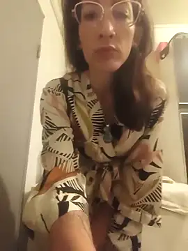 Snapshot of meletalex chatting on November 1, 2025, 3:19 am meletalex online show from November 1, 2025, 3:19 am