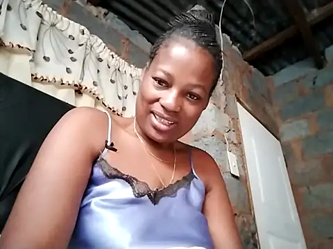 sexylira online show from May 12, 2026, 8:33 am