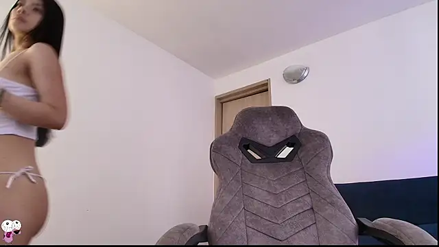 Snapshot of Im-kaia chatting on November 10, 2025, 7:57 pm Im-kaia online show from November 10, 2025, 7:57 pm