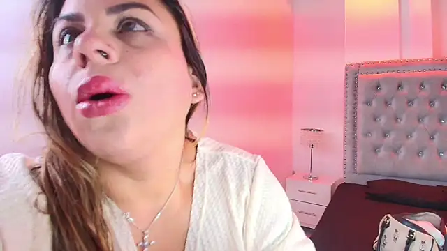 Lia adamsss online show from June 3, 2026, 4:04 am
