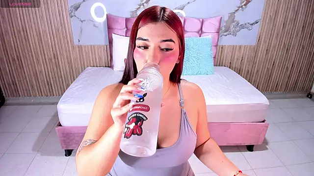 Nicolee19 online show from May 23, 2026, 11:03 am
