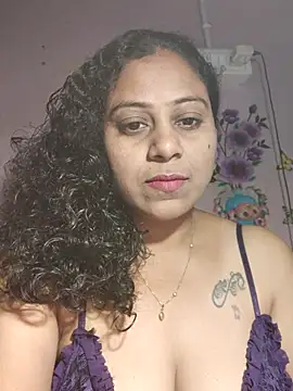 Snapshot of JENNIFERtamil chatting on November 21, 2025, 4:38 pm JENNIFERtamil online show from November 21, 2025, 4:38 pm