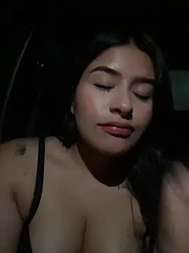 andrea gomes  online show from April 19, 2026, 8:02 am