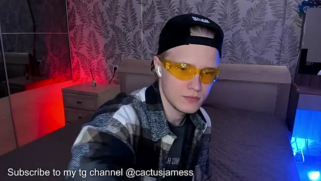 Snapshot of Cactus__James chatting on September 10, 2025, 3:56 pm Cactus James online show from September 10, 2025, 3:56 pm